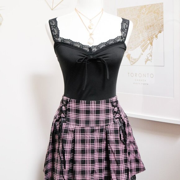 Pink & Black Plaid Pleated Skirt 🌸 HOT TOPIC - Picture 2 of 9